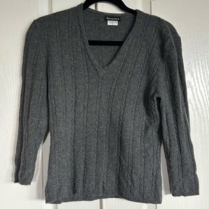 Avvenire 100% cashmere gray cable knit v neck sweater size Large